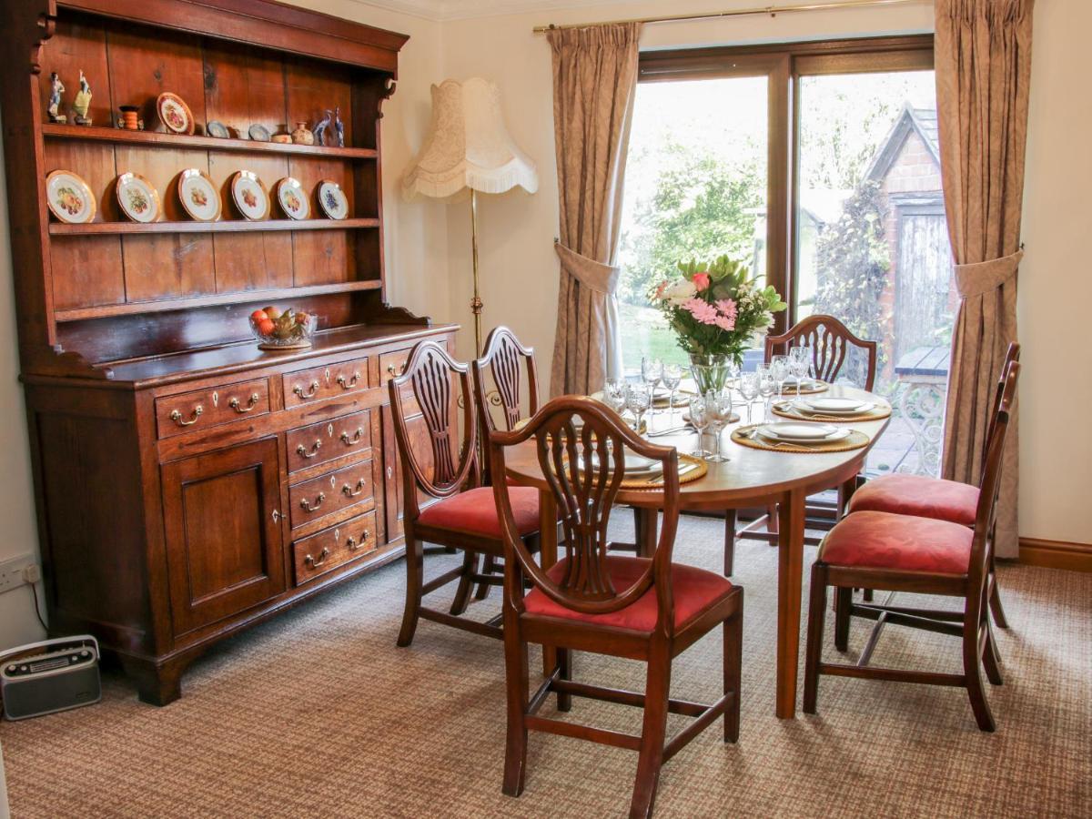 Court Farm Villa Kidderminster Kültér fotó